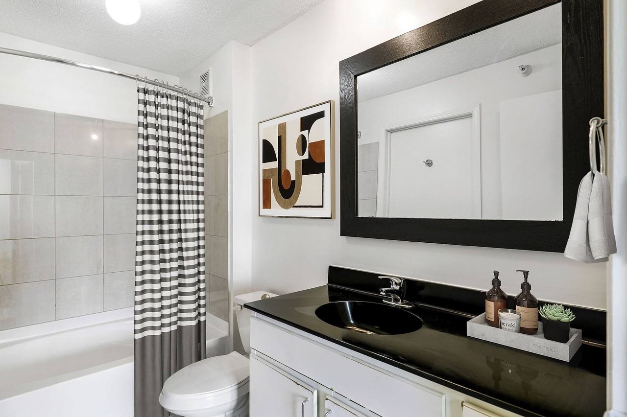 Uptown Lake Apartments - Photo 5 of 36