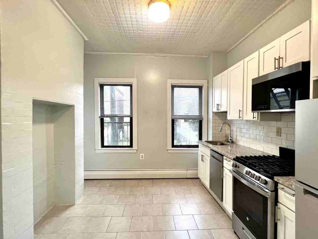 144 Bowers StreetApartment 8 #08 - Photo 4 of 8
