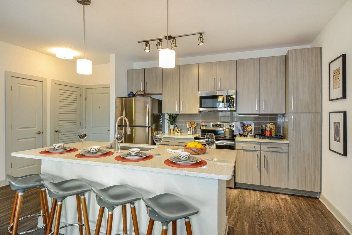 Grady Square - Photo 6 of 48