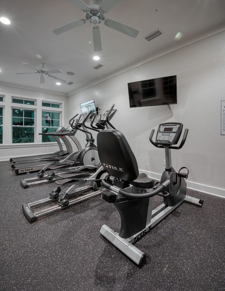 Toro Ridge Apartment Homes - Photo 4 of 40