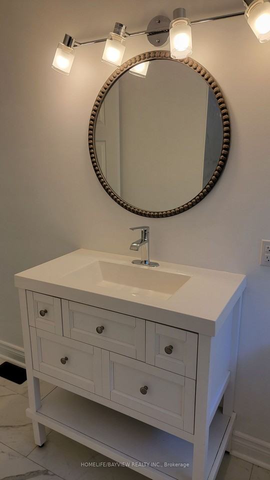 325 Paliser Crescent South ## - Photo 3 of 6