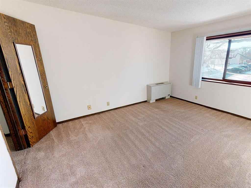 Gold Crest Apartments - Photo 5 of 13