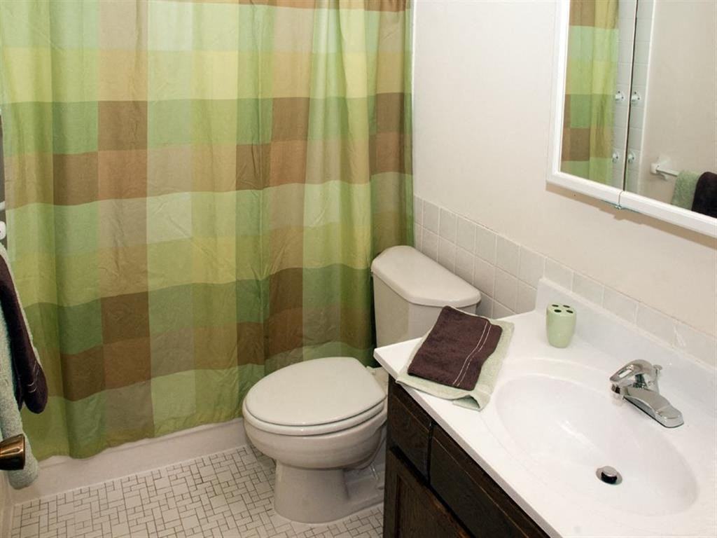 Gold Crest Apartments - Photo 3 of 13