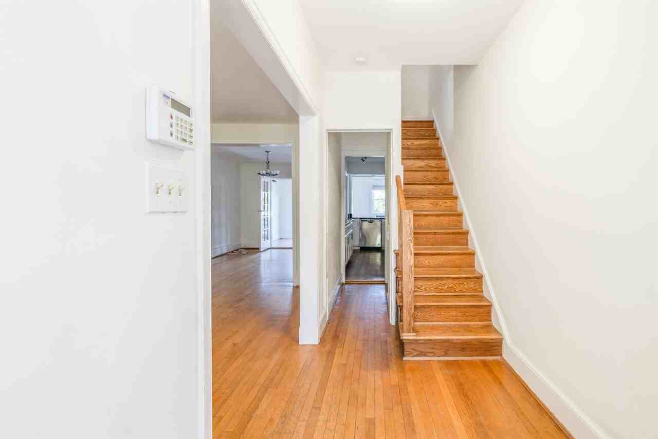 333 17th Pl Ne #1 - Photo 4 of 24