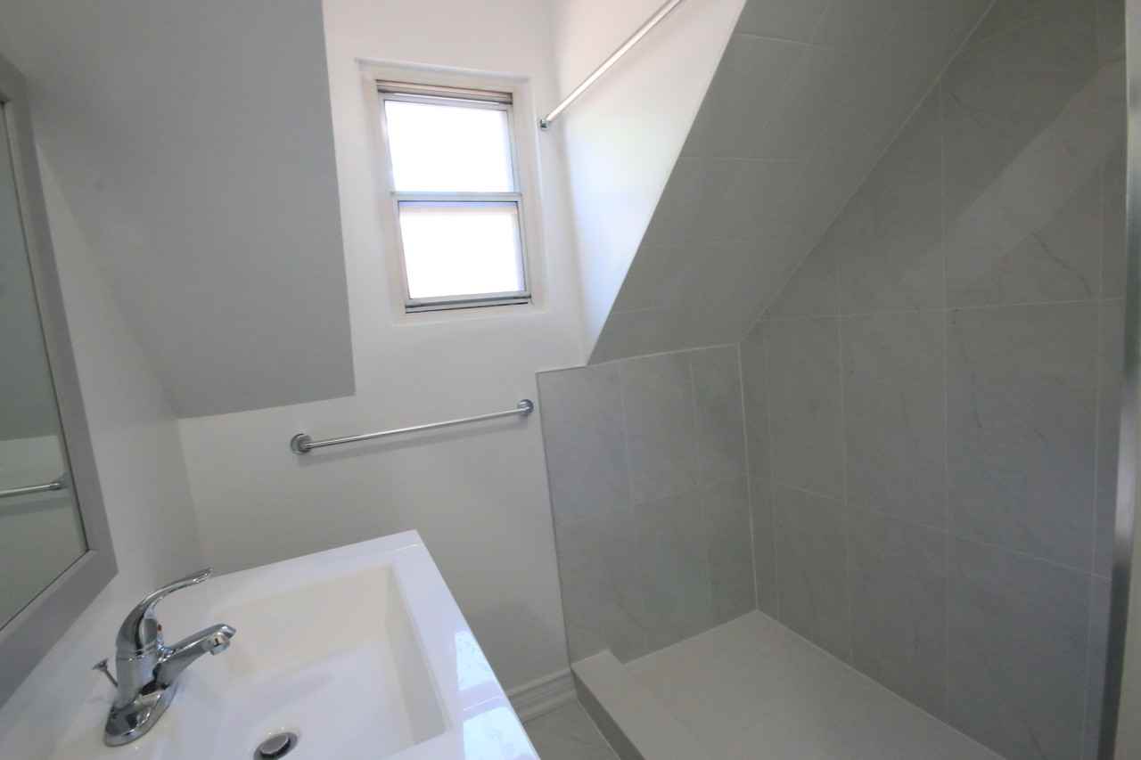 213 Chisholm Avenue - Photo 5 of 10