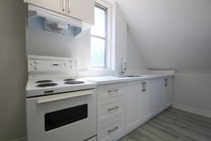 featured image of 213 Chisholm Avenue #UPPER