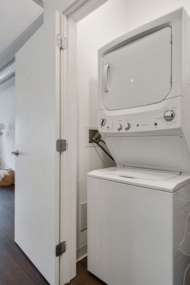 1980 N Milwaukee Ave #1-1 - Photo 5 of 11