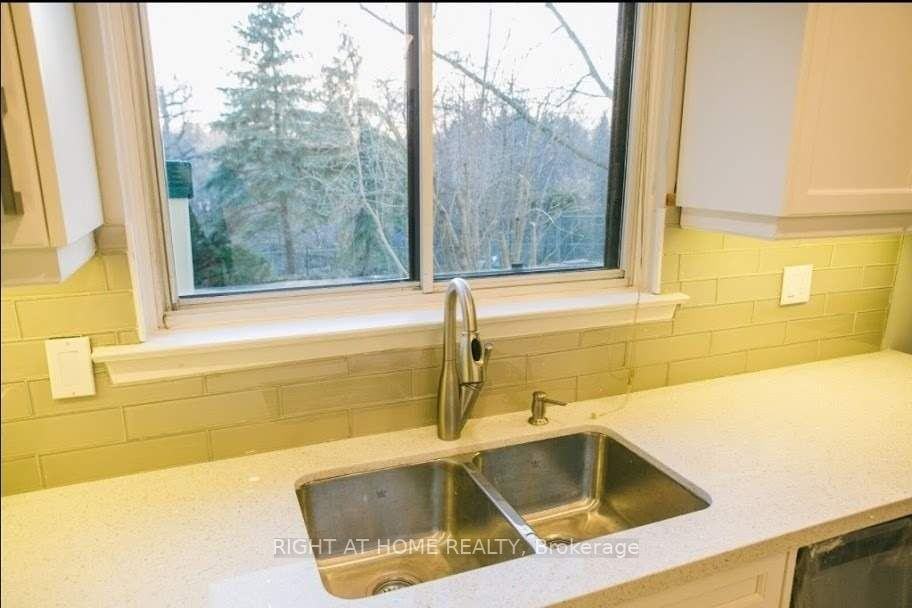 17 Kitsilano Crescent ## - Photo 2 of 6