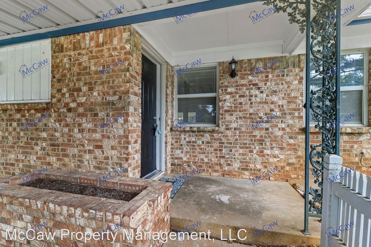 5901 Shipp Dr - Photo 3 of 16