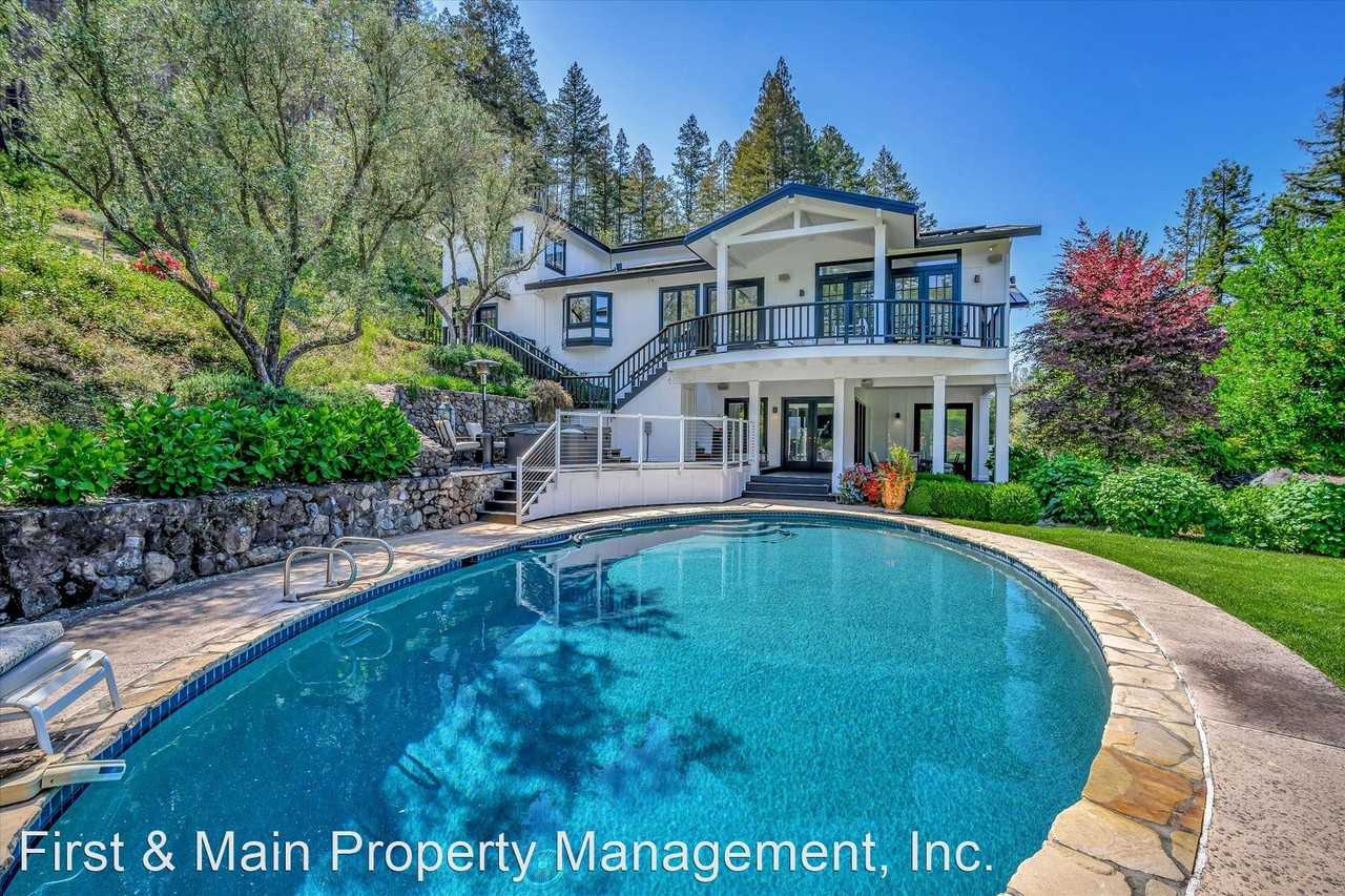 1295 Rockland Dr - Photo 2 of 50