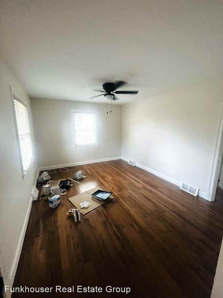 925 Bridge Ave - Photo 2 of 14