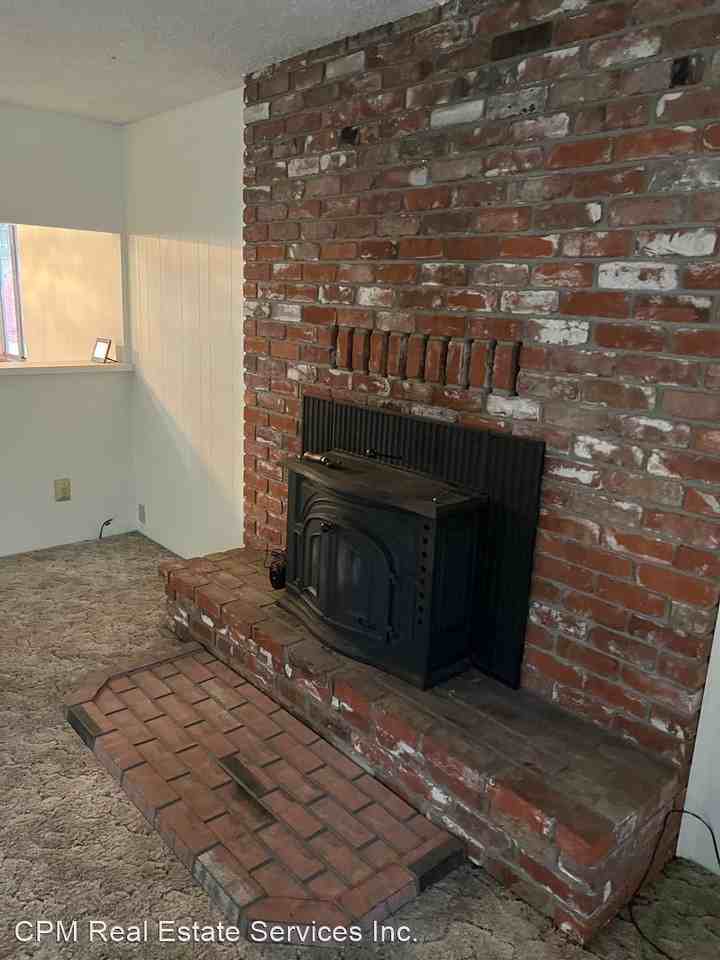 991 Eric Loop - Photo 2 of 23