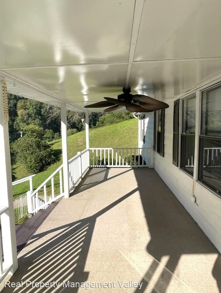 525 Little Creek Rd - Photo 2 of 17