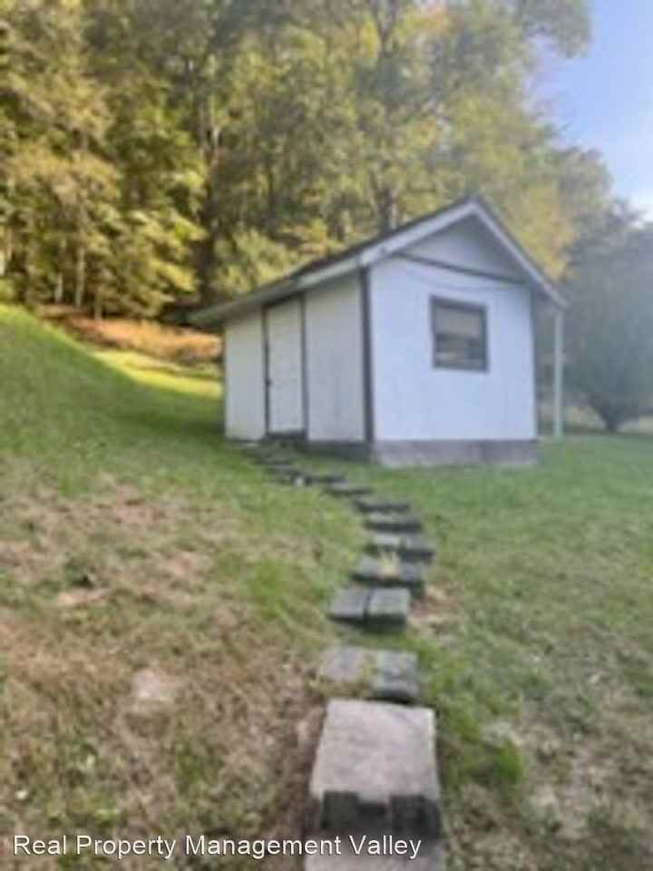 525 Little Creek Rd - Photo 3 of 17