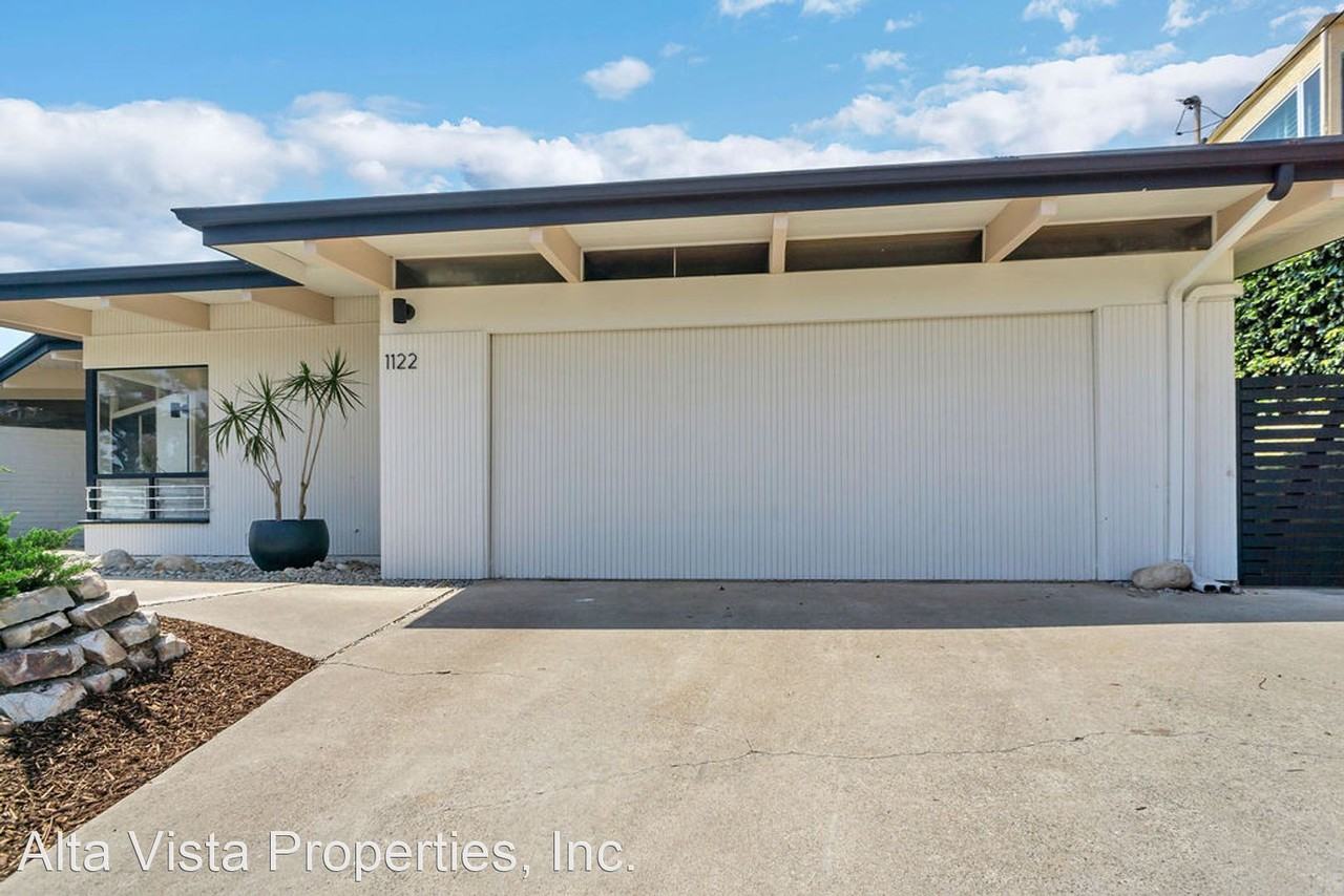 1122 Avenida Amantea - Photo 2 of 39
