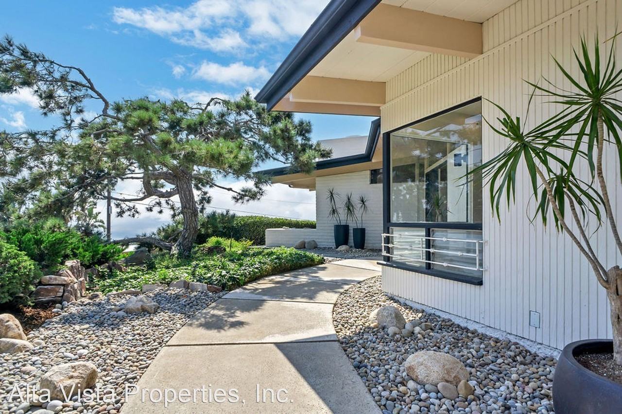 1122 Avenida Amantea - Photo 3 of 39
