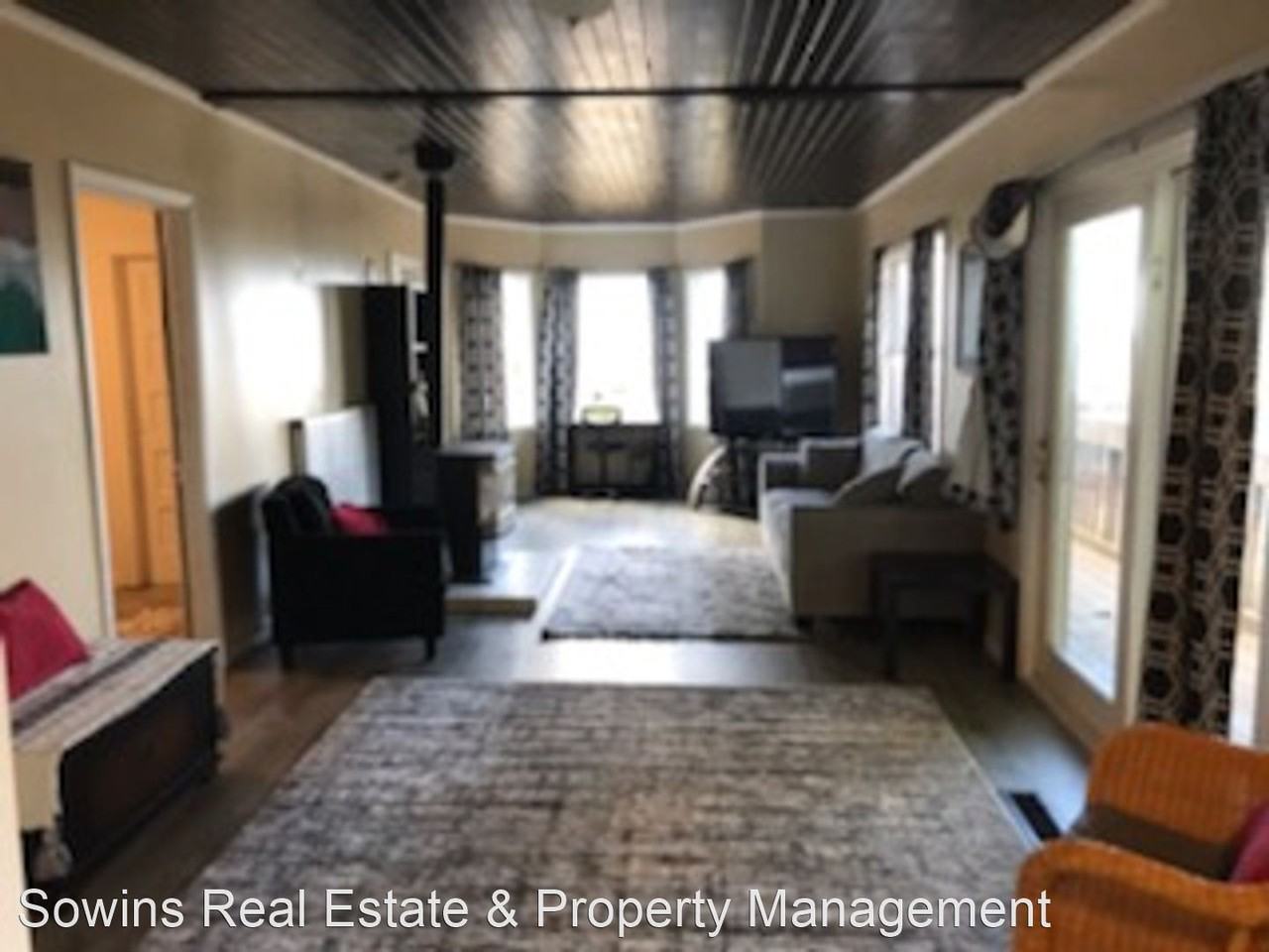 527 W. Marine Dr. - Upper & Lower (Studio) - Photo 3 of 15