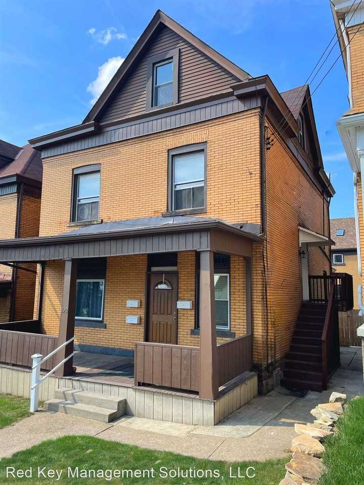 3 Unit Apartment Building in the Heart of the Bellevue area of