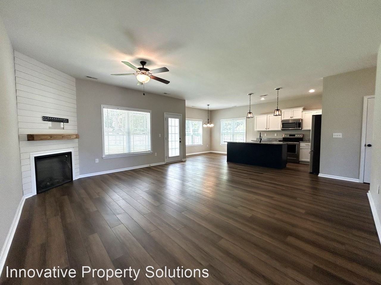 205 Buckeye Ct N - Photo 3 of 25