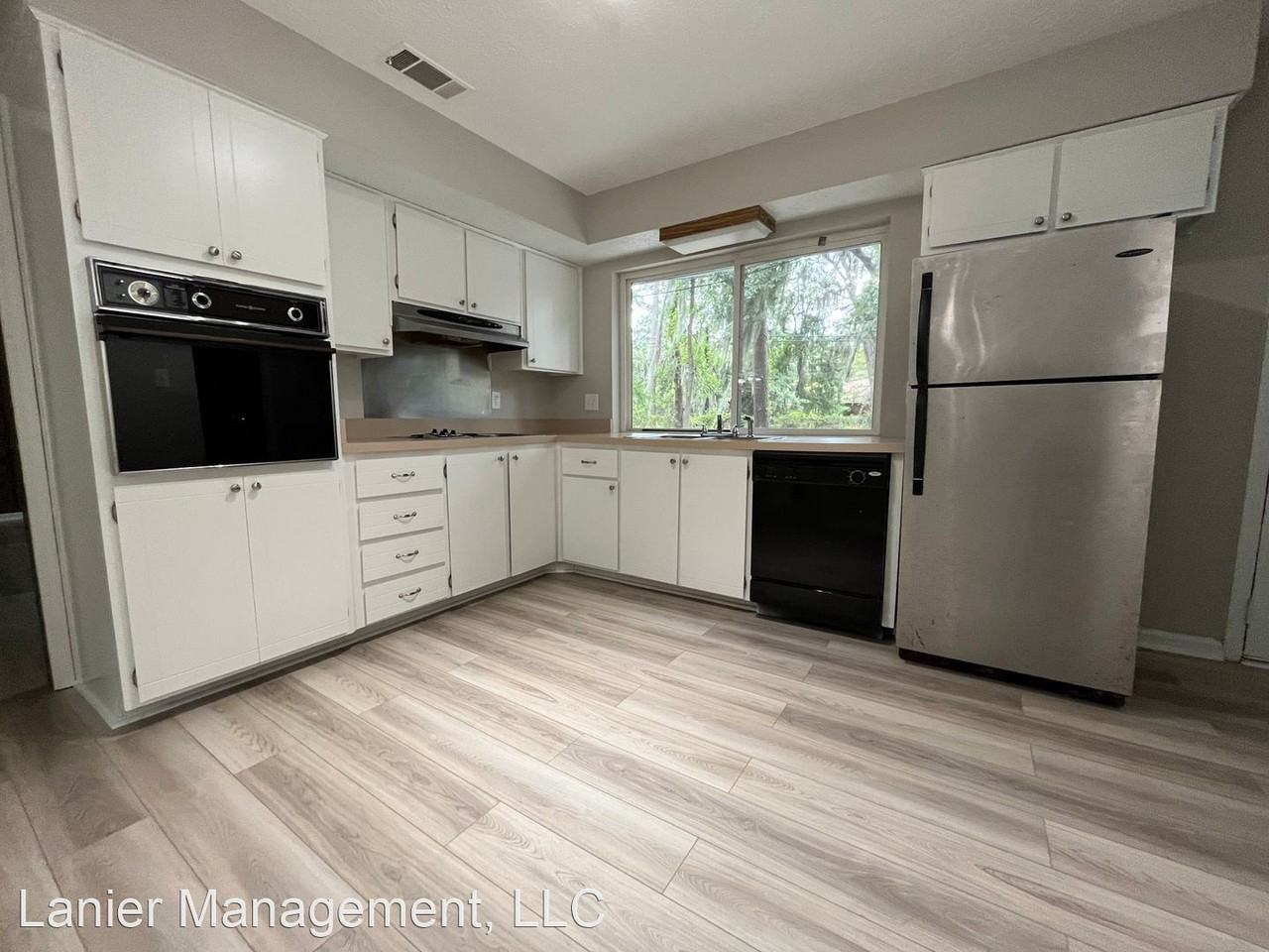901 Mill Dr - Photo 2 of 22
