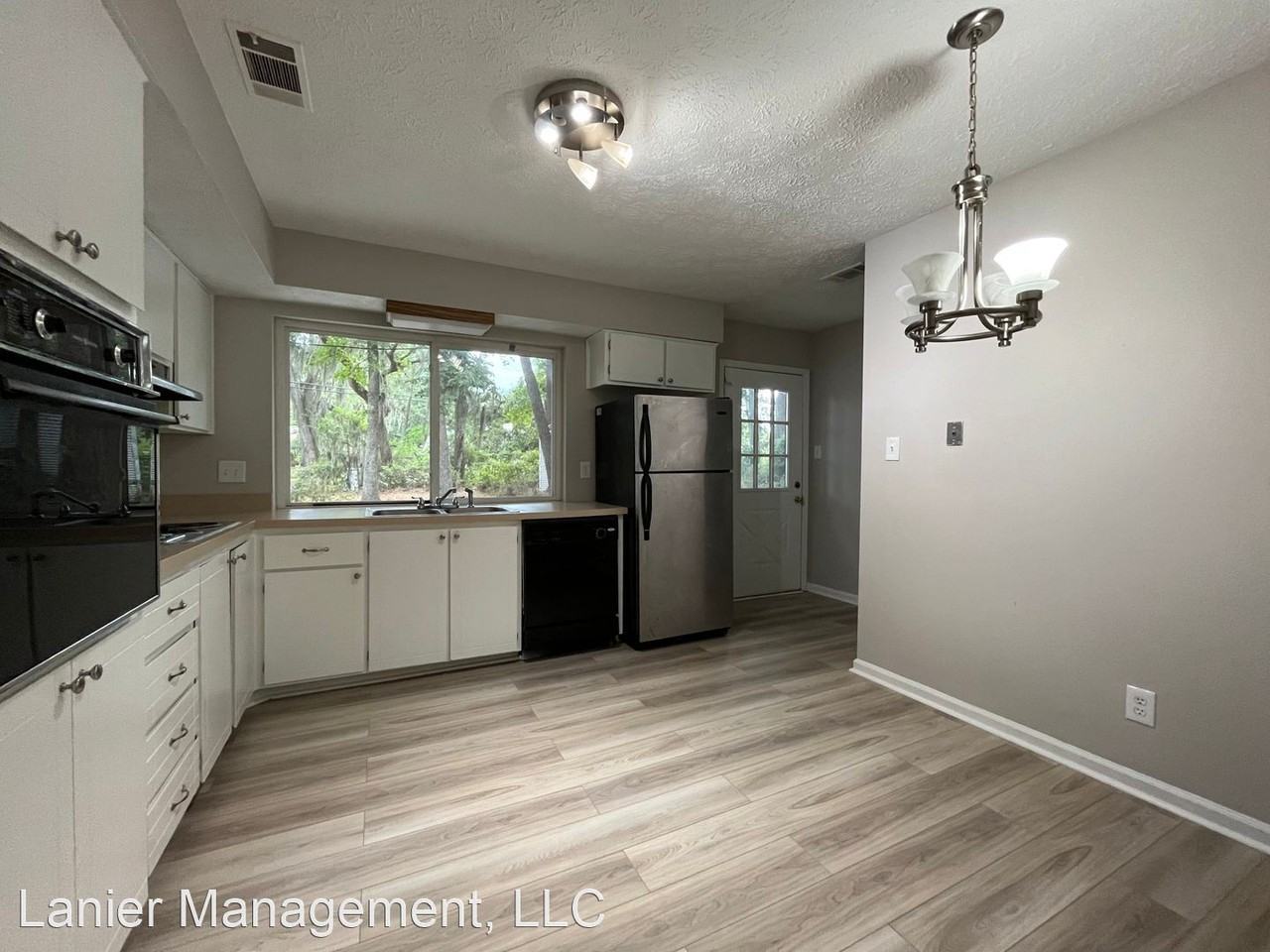 901 Mill Dr - Photo 3 of 22