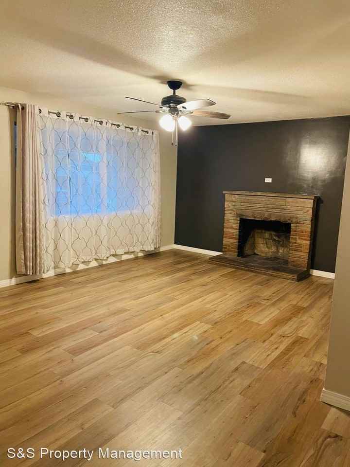 817 Oakland Ave - Photo 3 of 16