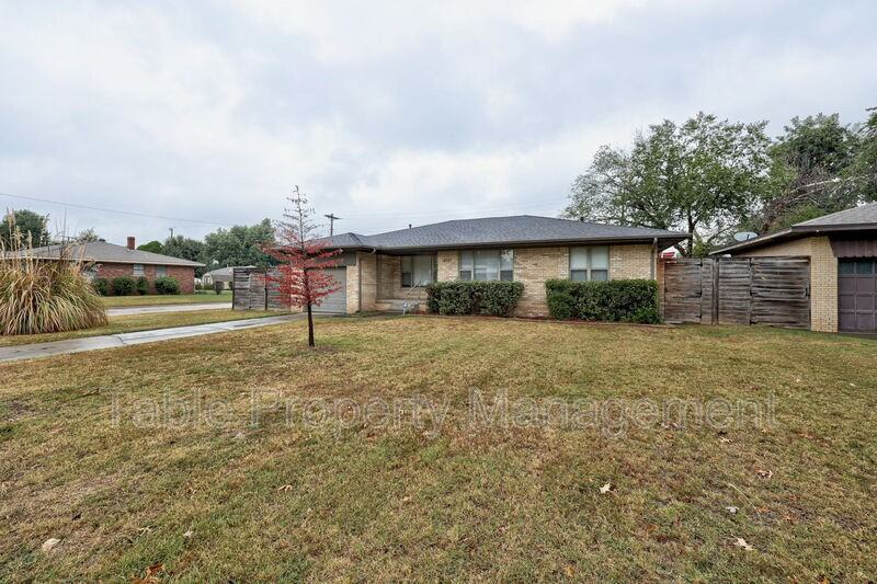 4121 Nw 20th St - Photo 3 of 41