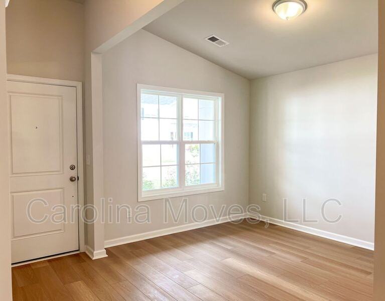 121 Braxton Dr - Photo 2 of 23