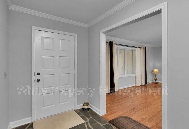 1116 Reverdy Ln - Photo 2 of 26