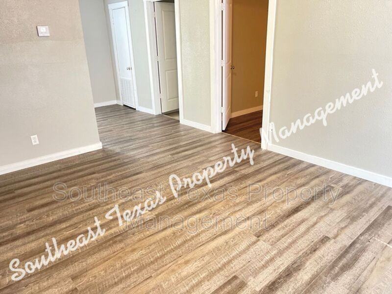 5370 Laverna Dr - Photo 2 of 11