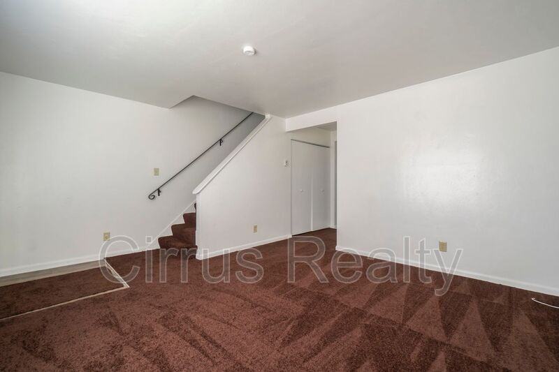 2716 Peach St - Photo 4 of 22