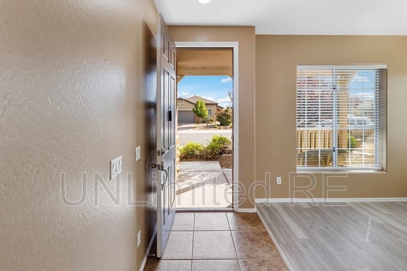 8120 N Whistling Acres Way - Photo 5 of 28