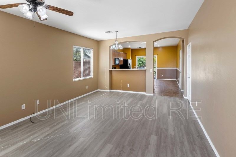 8120 N Whistling Acres Way - Photo 6 of 28