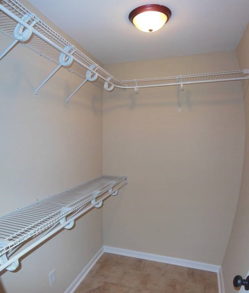 202 Richmond Ave - Photo 5 of 8