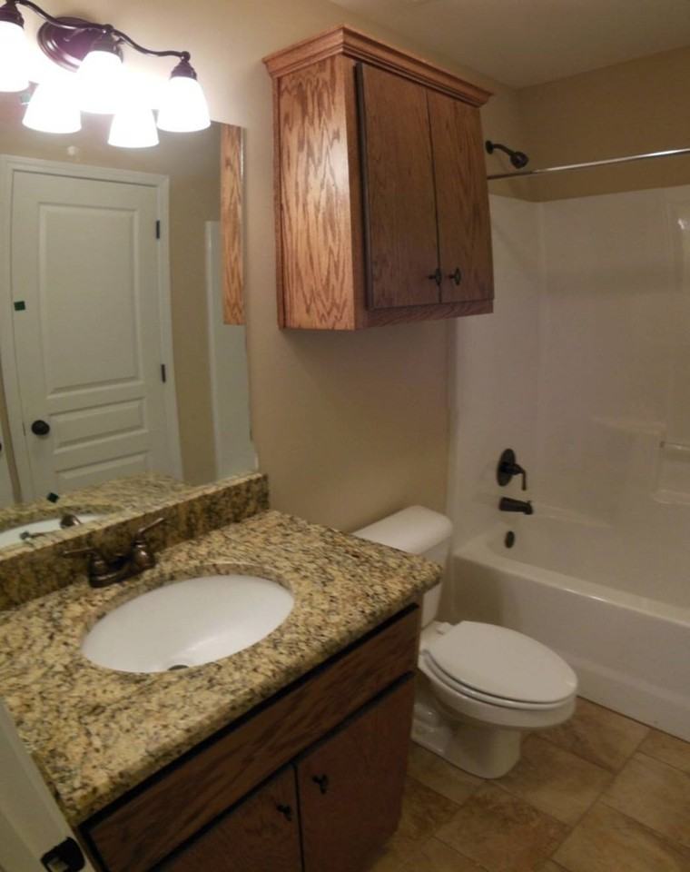 202 Richmond Ave - Photo 6 of 8