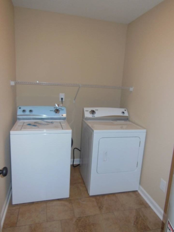 202 Richmond Ave - Photo 7 of 8