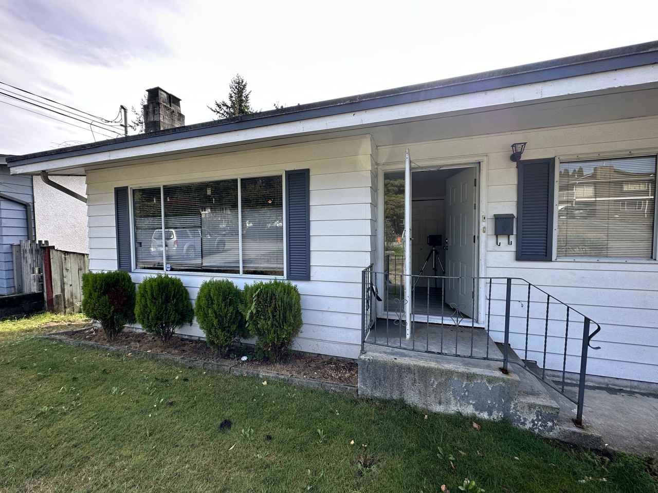 32956 Bracken Avenue - Photo 2 of 37