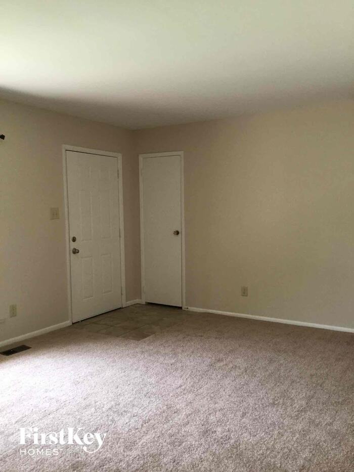 6020 Wedgewood Way - Photo 3 of 8