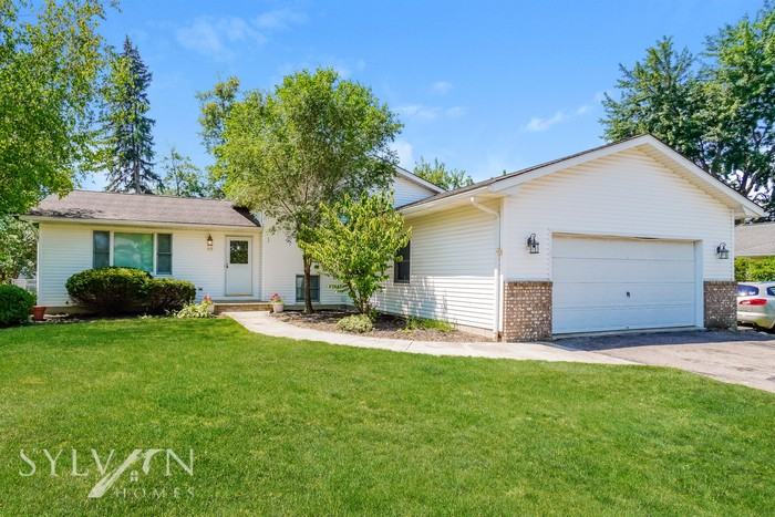 89 E Schrock Rd - Photo 2 of 16