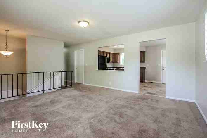 502 Lindley Ave - Photo 3 of 15