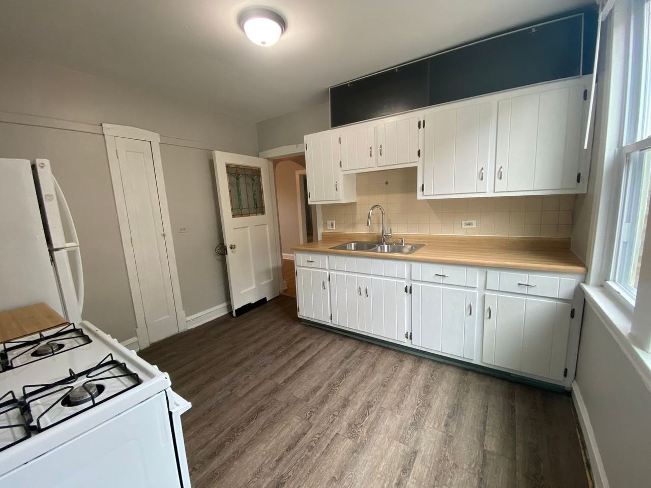 3306 W Catalpa Ave #2 - Photo 3 of 11
