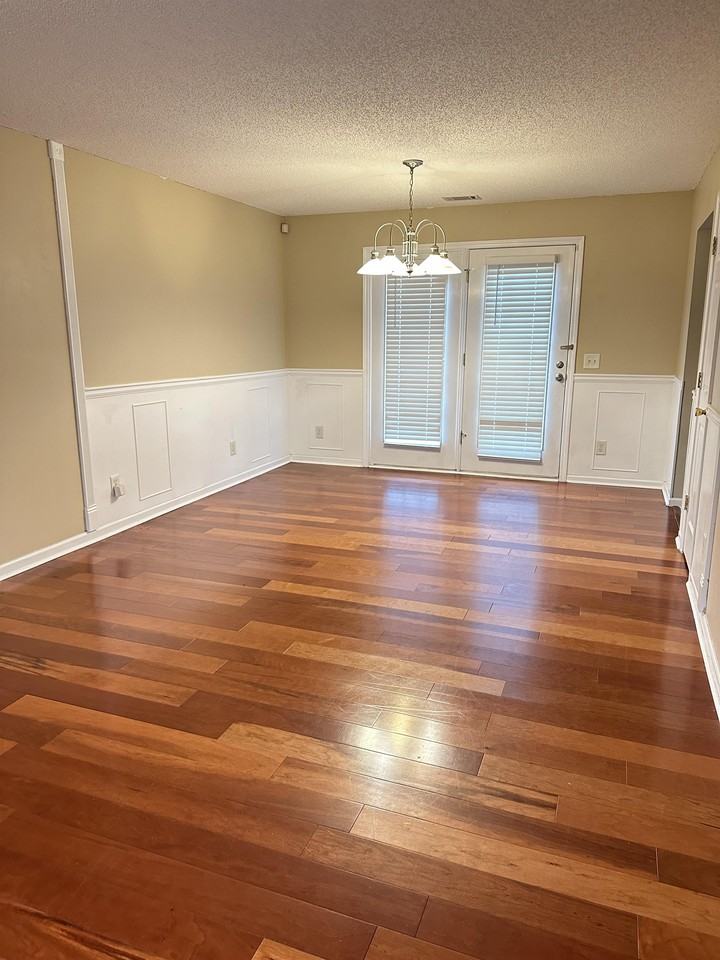 160 Mills Run Dr #1 - Photo 4 of 25