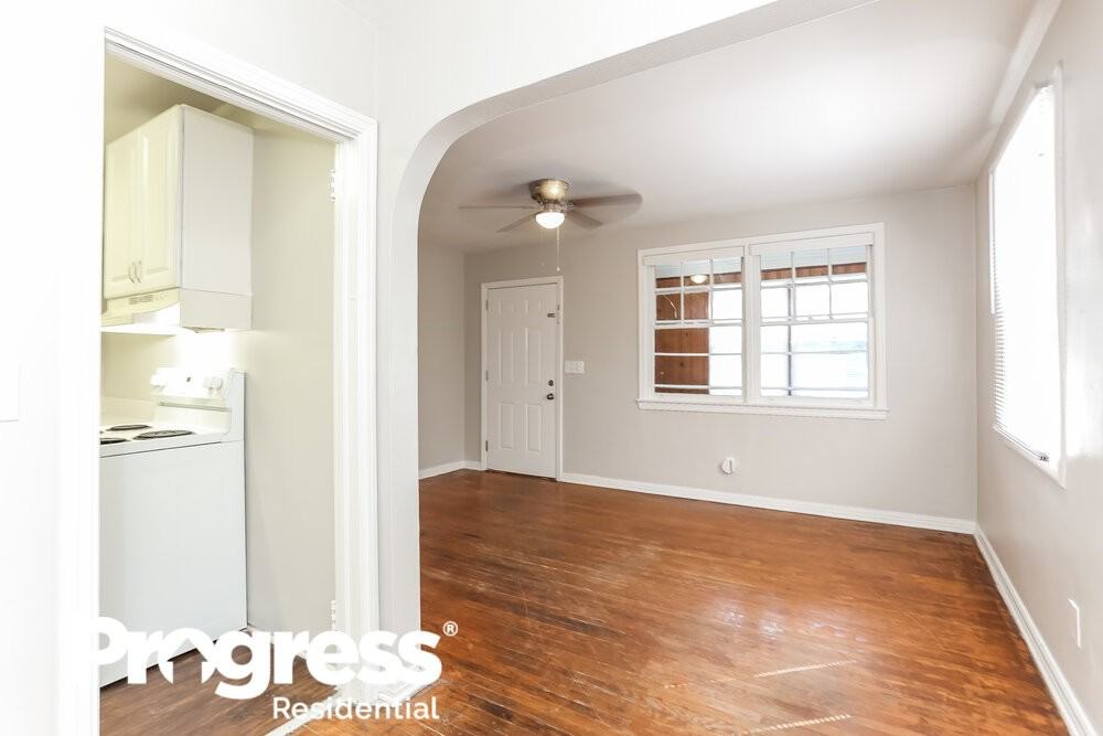 735 Linda Dr N - Photo 3 of 16