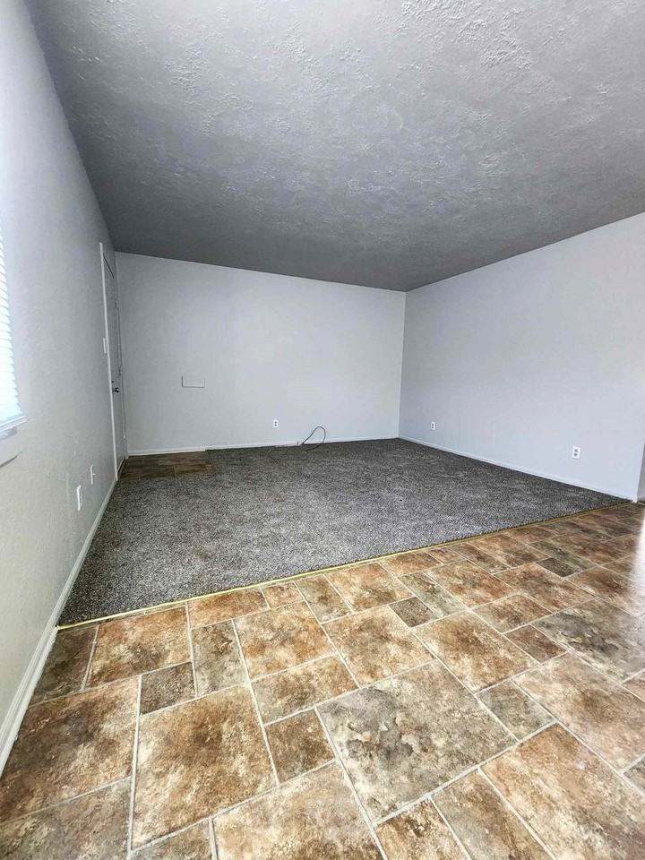 113 Villa Drive - 129 #129 - Photo 2 of 7