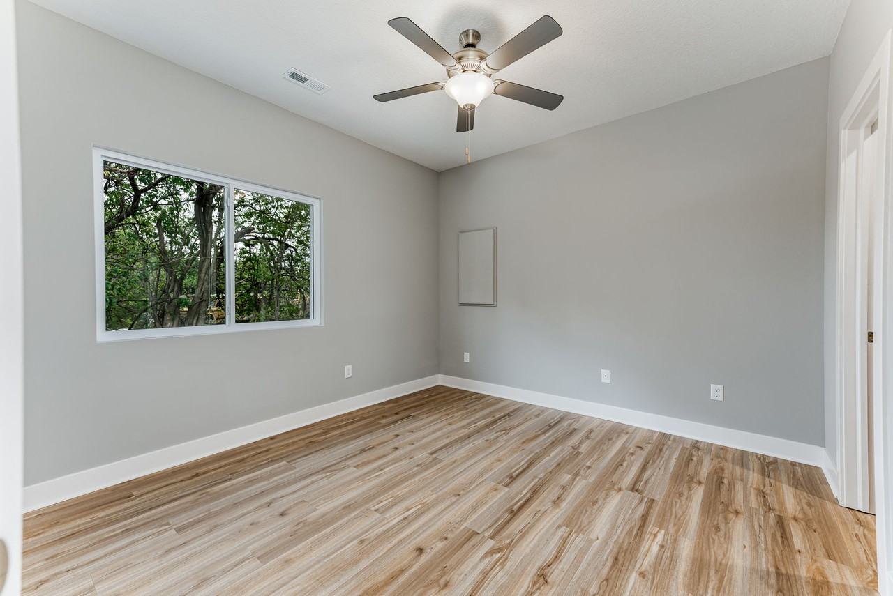 403 Se 14th Ct #B - Photo 5 of 10