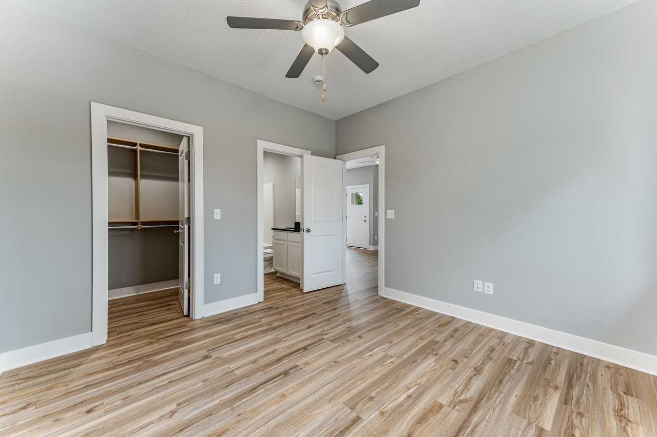 403 Se 14th Ct #B - Photo 6 of 10