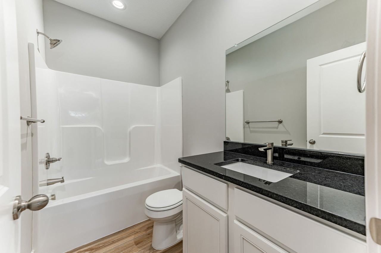 403 Se 14th Ct #B - Photo 7 of 10