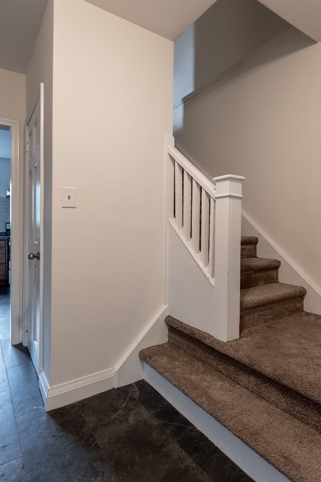 BRIGHT 3 BEDROOM APARTMENT IN WELLAND - Photo 4 of 15