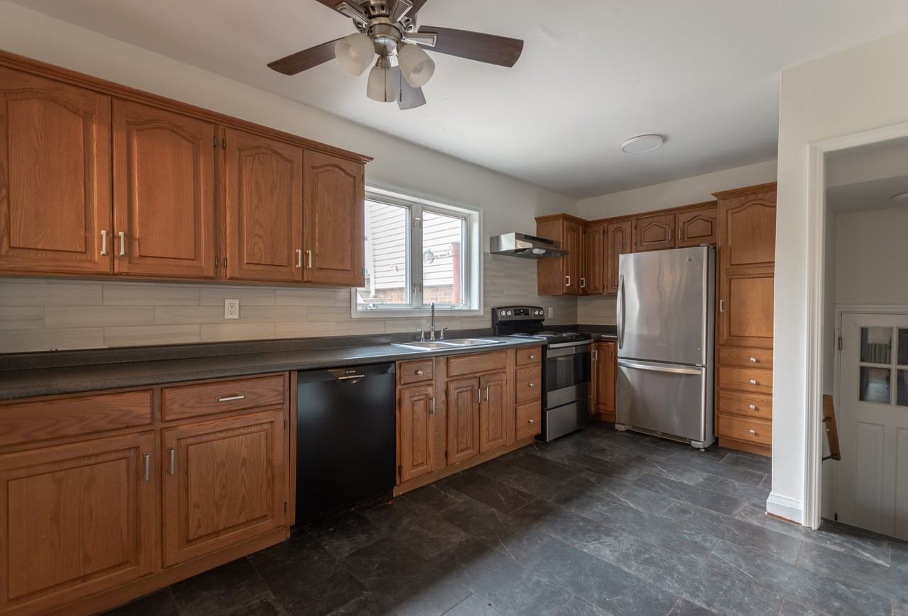 BRIGHT 3 BEDROOM APARTMENT IN WELLAND - Photo 6 of 15