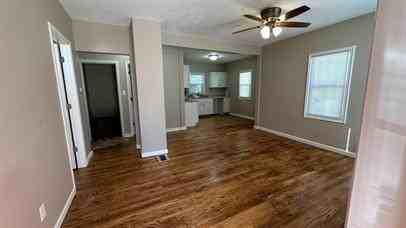 4118 Spencer St - Photo 3 of 16